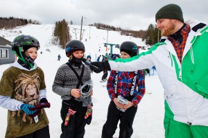 Petja Vuojärvi haastattelee Juhoa             